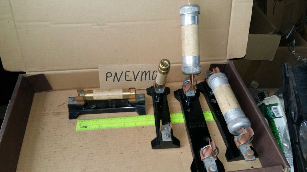 Запобіжники з колодками ПР-2 6-15а по 40грн, та ПР-2 60-100А по 75грн ...