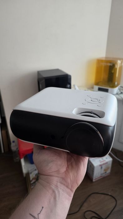 Настінний Led Projector (Настінний проектор)