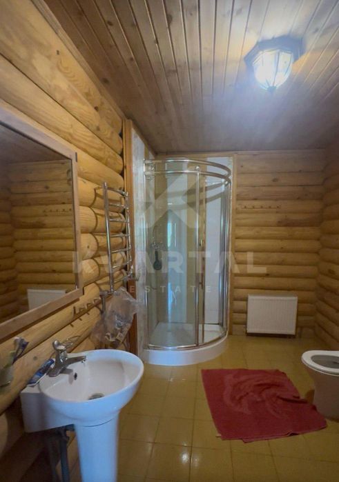 Продам  будинок 216м2  із зрубу з ремонтом. Джакузі, сауна!