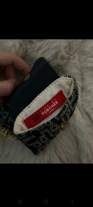 Bolsa/Carteira pequena de trazer ao pescoço - Lion Of Porches