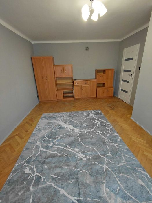 duża kawalerka z balkonem w centrum do wynajęcia