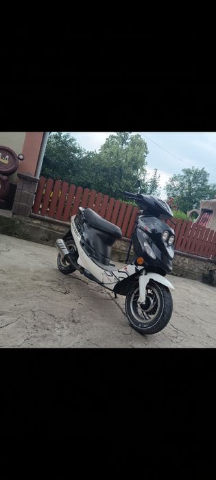 Продам скутер 80 куб