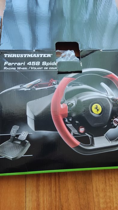 Volante Thrustmaster Ferrari 458 Spider Xbox com suporte