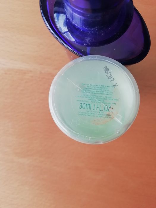 Conjunto de perfume e relaxante de banho.