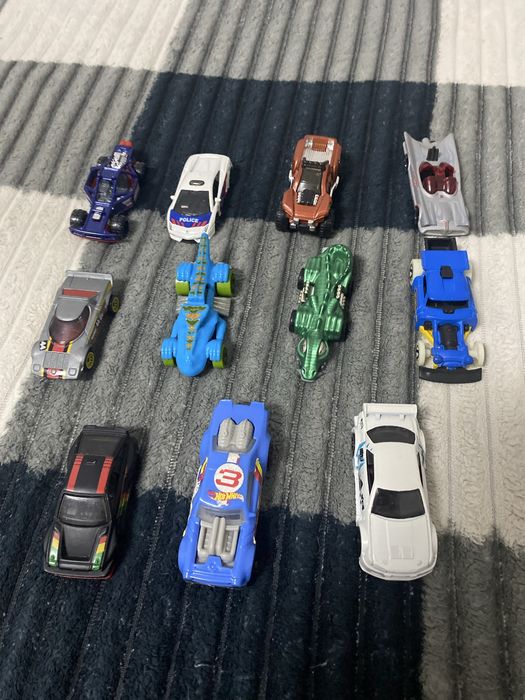 Оригінальні машинки хотвілс, в ідеальному стані (окрім Mc donalds)