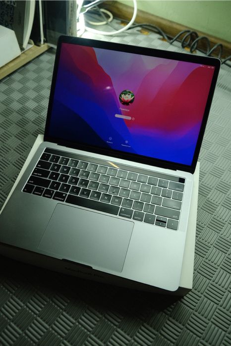 MacBook Pro 13 Touch Bar 2019