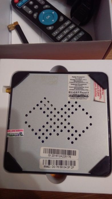 Продам Android tv box приставку