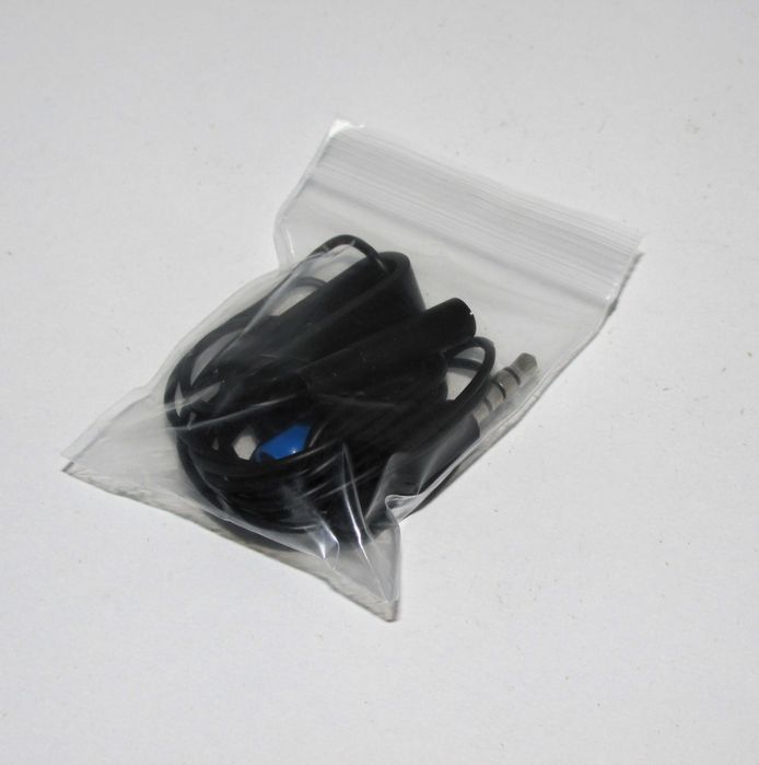 Sony Playstation 4 (PS4) Mono Chat Earbud With Mic