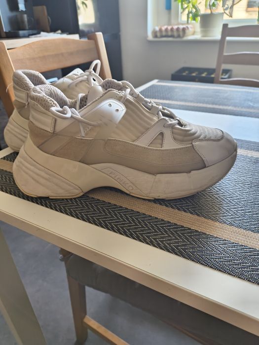 Buty sportowe damskie