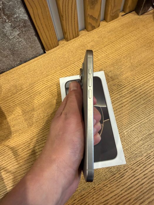 iPhone 16 pro max 256gb