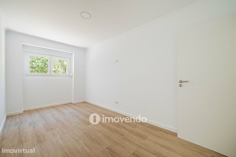 Apartamento T1 remodelado e com cozinha equipada, em Entrecampos