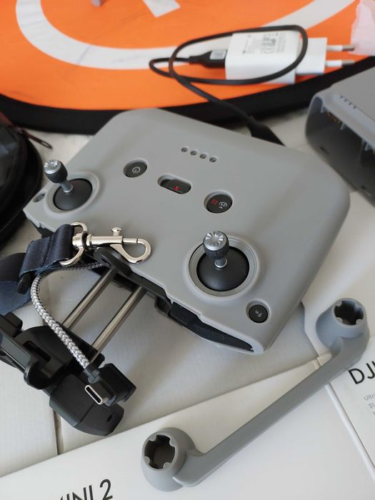 Dron DJI Mini 2 Fly More Combo