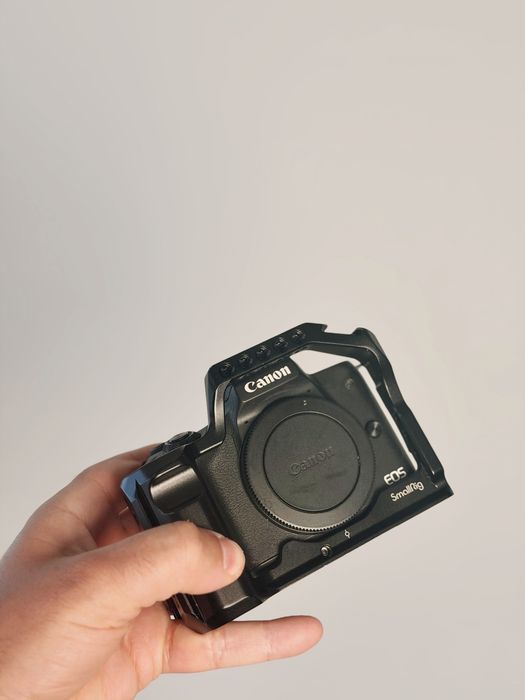 Canon M50 + Cage | Como Nova