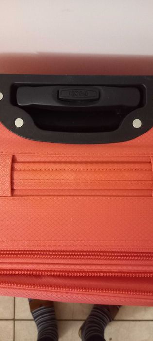 Валіза б/у, гарний стан.55-39-20см.