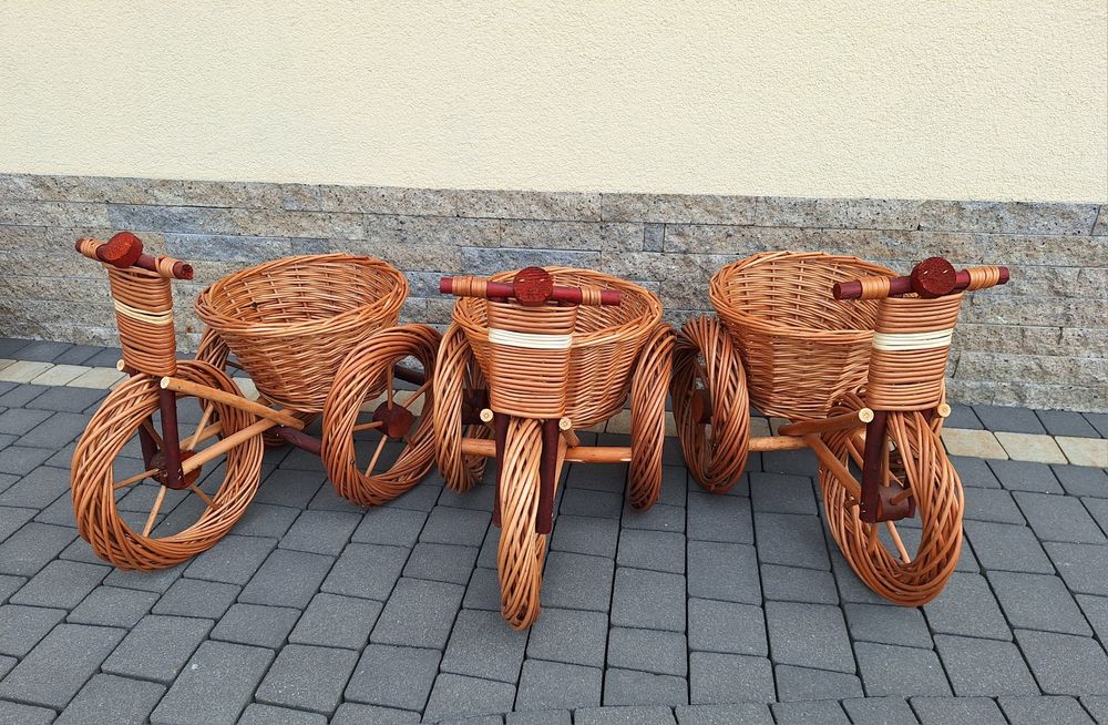 Rowerek rower wiklinowy do ogrodu na kwiaty na taras