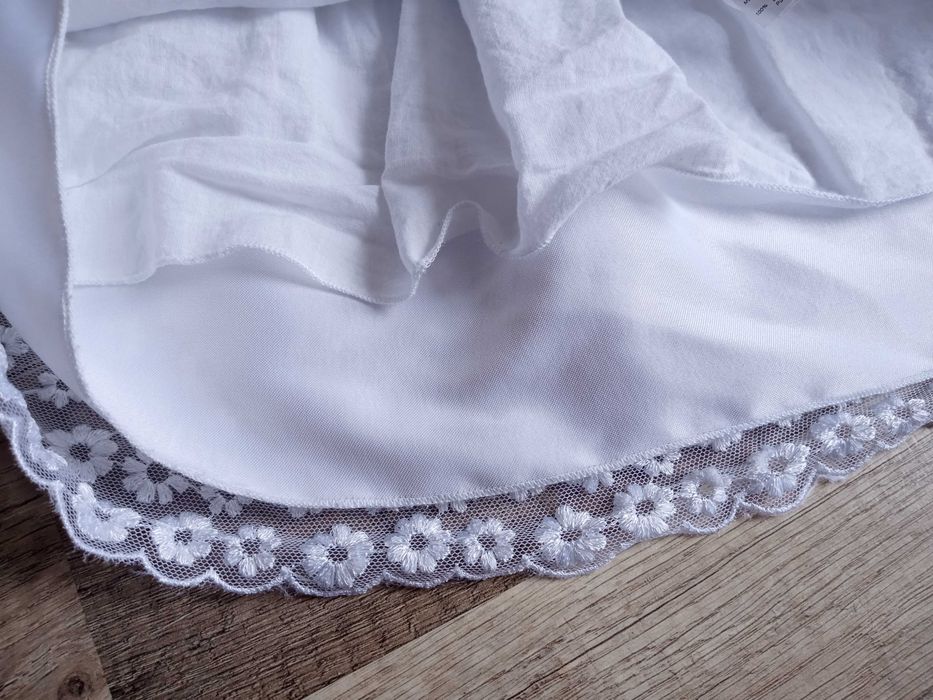 Biała elegancka sukienka dla dziewczynki 74