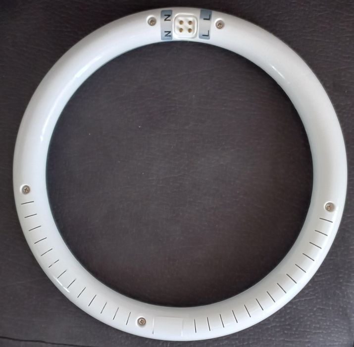 Lâmpada circular Led