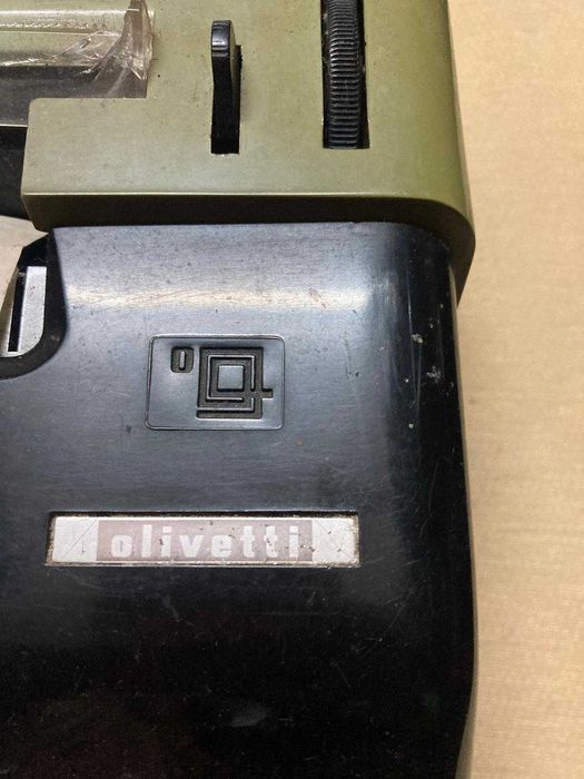 Máquina de calcular OLIVETTI