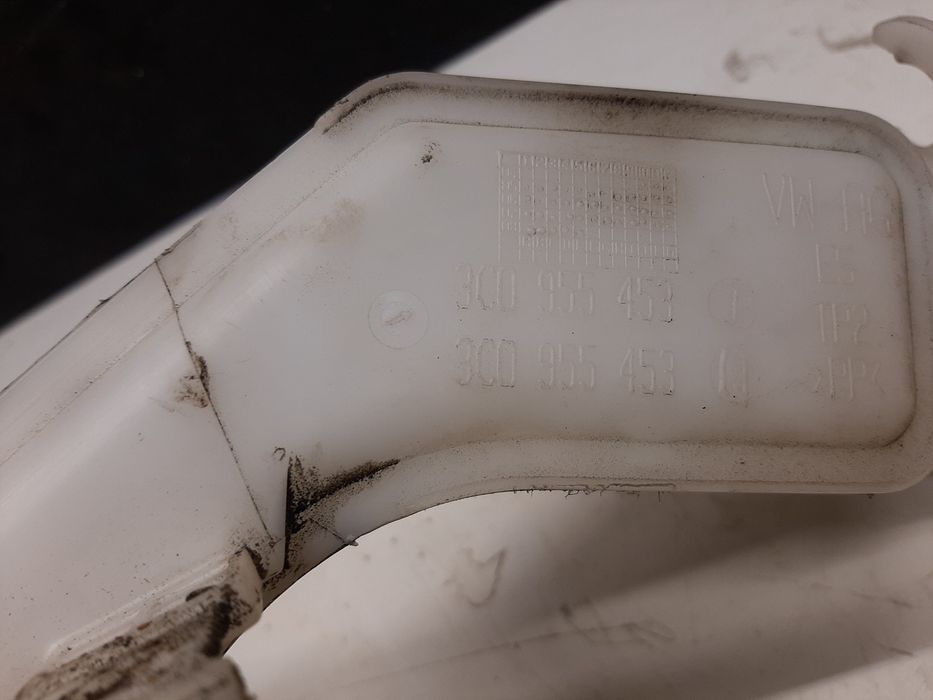 Бачок омывателя скла Volkswagen Passat B6 2005-2010p 3c0955453j