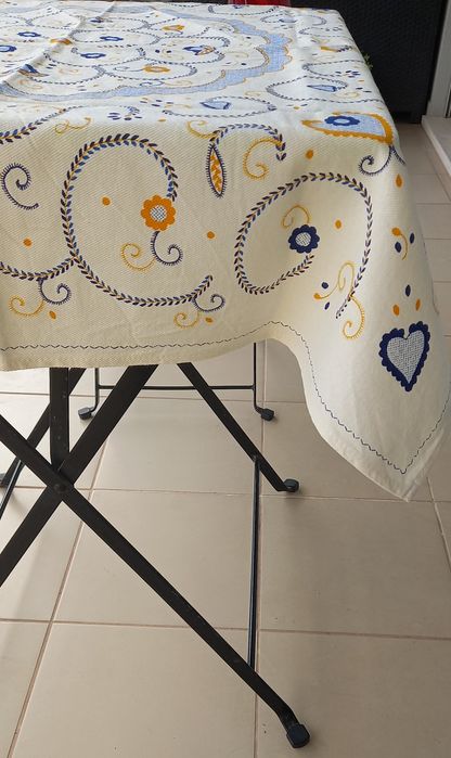 Toalha motivo bordado Viana do Castelo, 90 × 87 cm