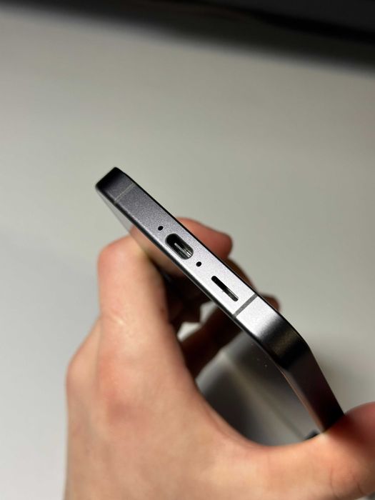 Офіційний Samsung Galaxy S24 FE 8/256GB Graphite ідеальний стан!