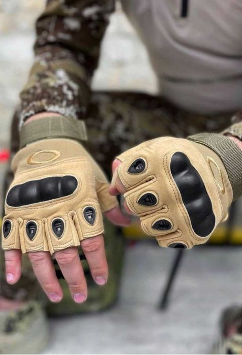 Зaхисні тaктичі рукавички вiдкpитi,перчатки без пальців є опт і дроп!