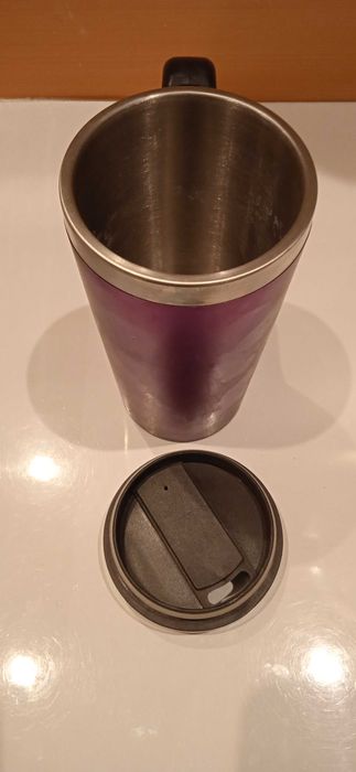 kubek termiczny, metalowy z uchwytem