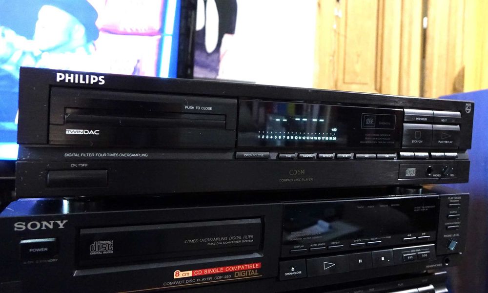 Odtwarzacz CD Philips CD 614, z pilotem, podwójny DAC TDA