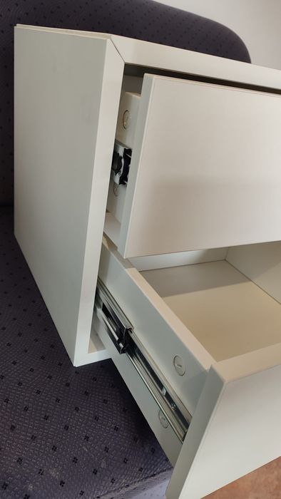 Armário branco eket ikea com duas gavetas