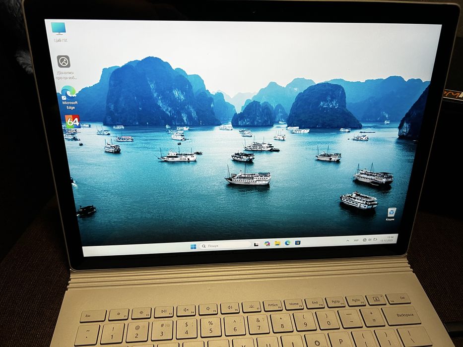 Microsoft Surface Book 2