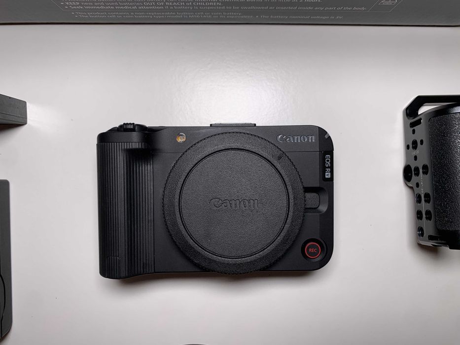 Canon R50 V Excelente estado