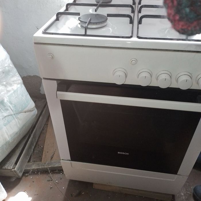 Продам газову плиту BOSCH
