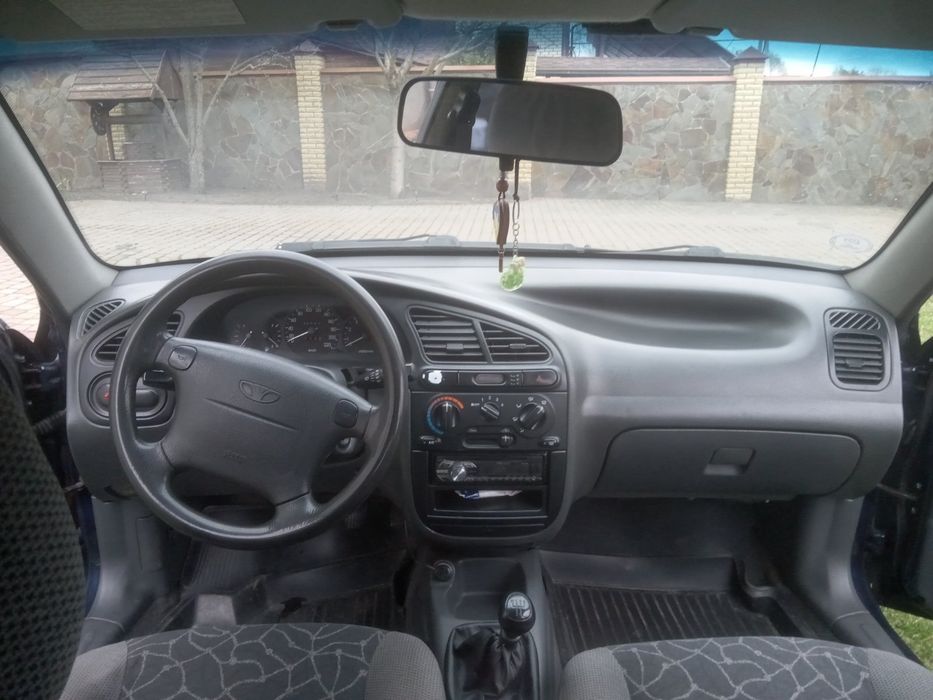 автомобіль Daewoo Lanos