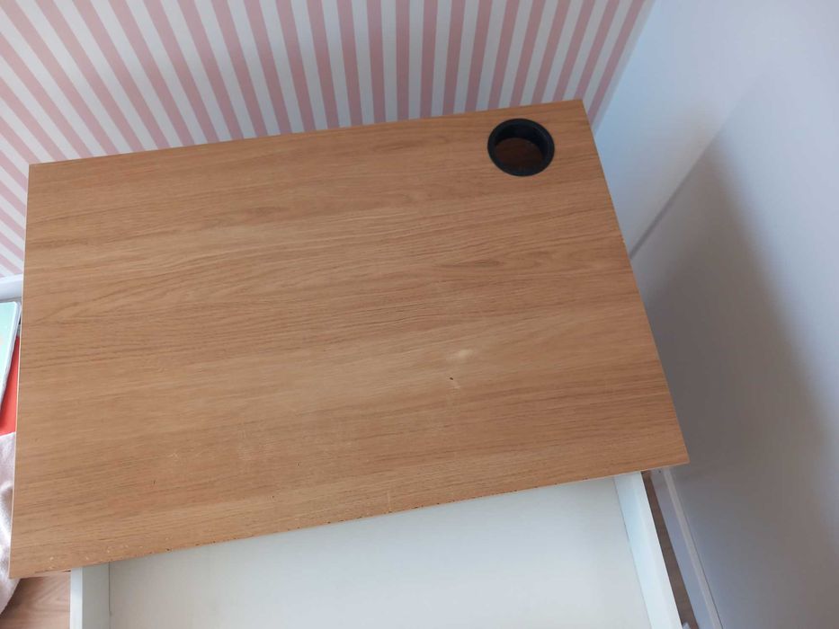 Biurko Mickey  ikea 73x50x7 plus krzesełko regulowane