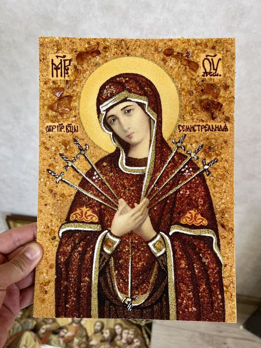 Икони из янтаря Картини з бурштину Портрети Ікони з бурштину Картини