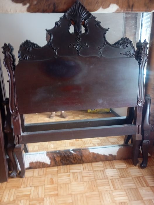 Vendo esta cama muita bonita bom estado Au santo