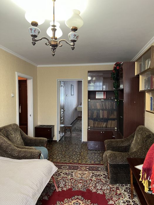 3 кімн. Світальського, середина будинку 3/9пов з меб і тех. Коротченко