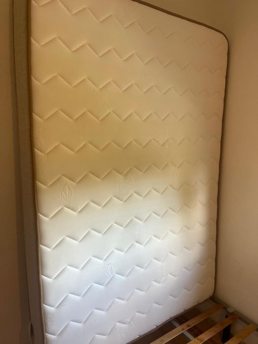 Colchão + Estrado recém comprado