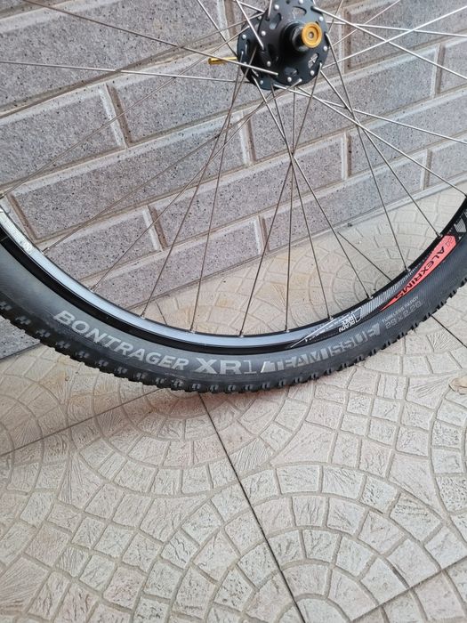 Selins selle Itália ,bontrager, pedaleira praxis alba,roda frente 29 alexrims  24