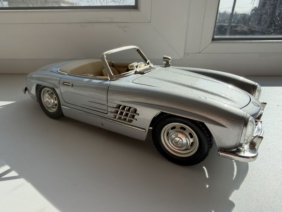 Mrcedes-benz 300 sl 1/18 burago italy масштабна коллекційна модель