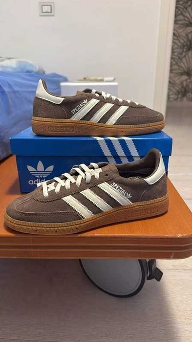 Oryginalne buty adidas damskie Buty HANDBALL brązowy R.36,5