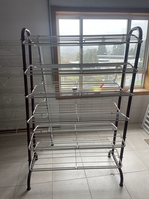 Prateleiras variadas