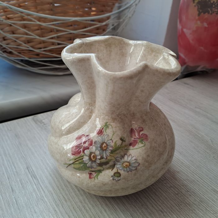 Wazon porcelana kostna.