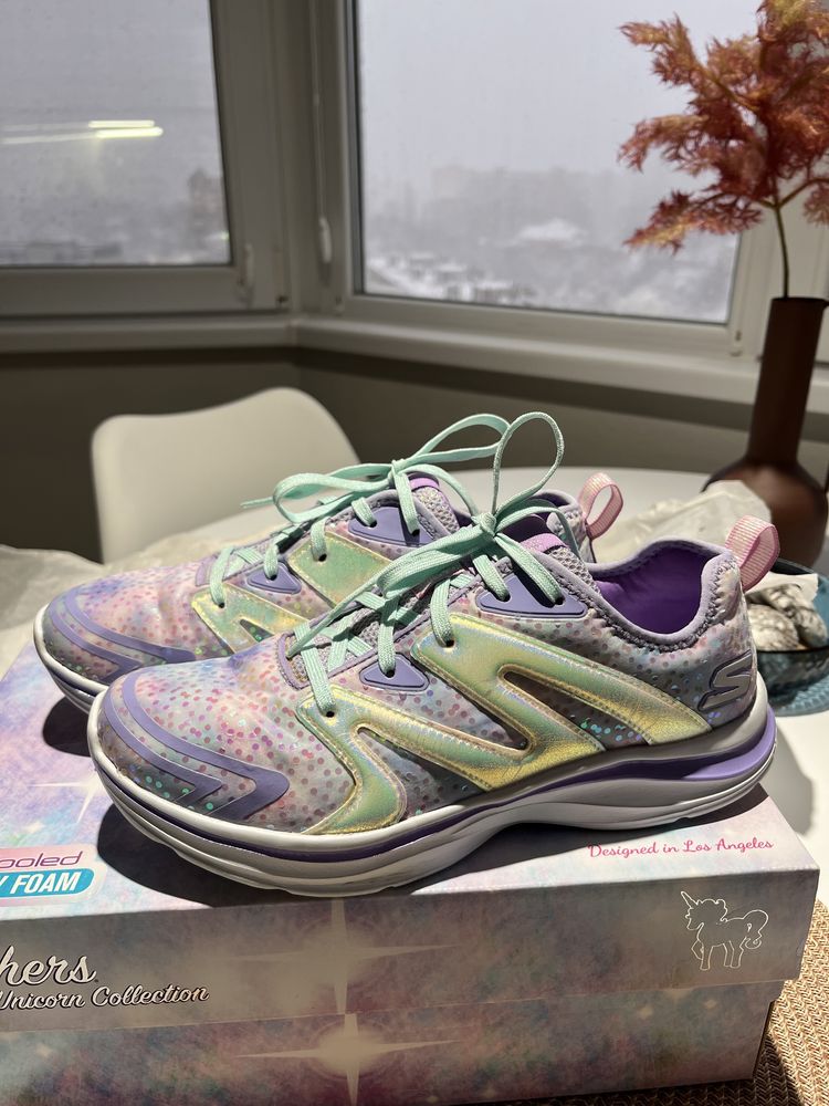 skechers unicorn kisses 750 .