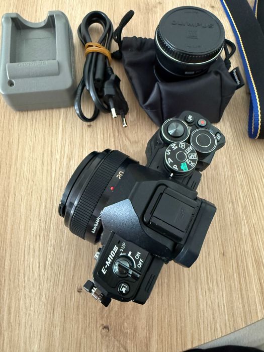 Olympus OM-D E-M10 Mark III + Lumix 20mm f/1.7 + M. Zuiko