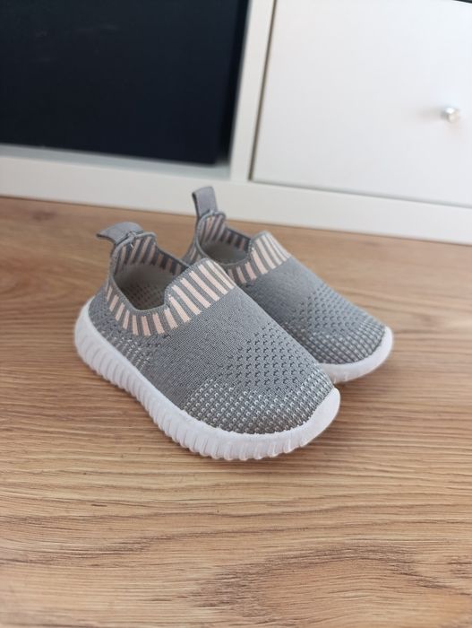 Взуття для дівчини Elefanten/Skechers/Adidas