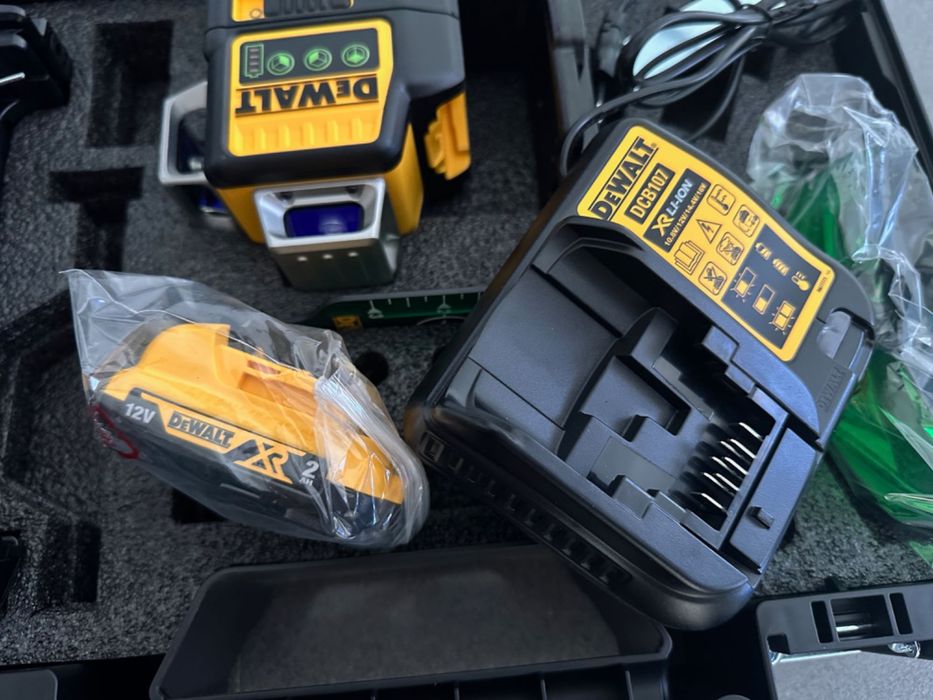 Nível Laser Autonivelante 3x360º Verde DeWalt DCE089D1G-QW Novo em Caixa c/Fatura Garantia