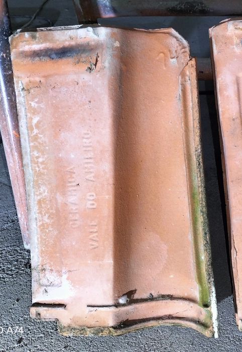 Telhas luso a esquerda