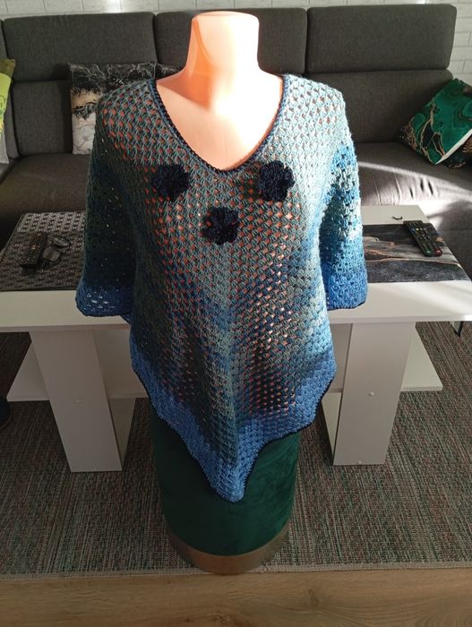 Śliczne ponczo damskie