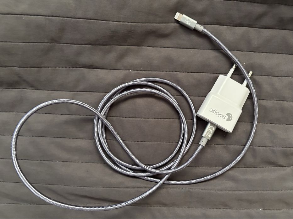 Zestaw do iPhone 11 + etui, ładowarka, szkło + GRATIS słuchawki TWS